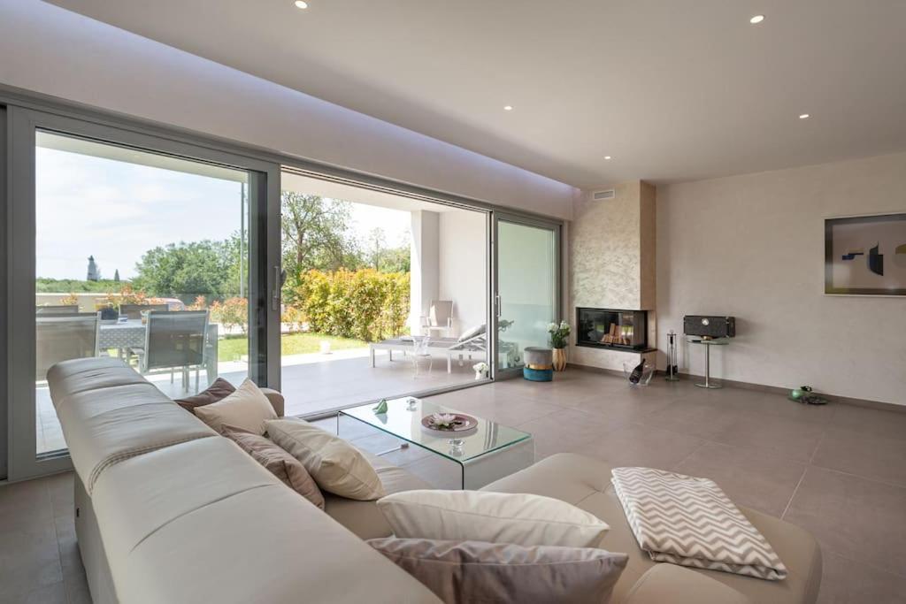 Apartment Capo D'Oro ロヴィニ エクステリア 写真